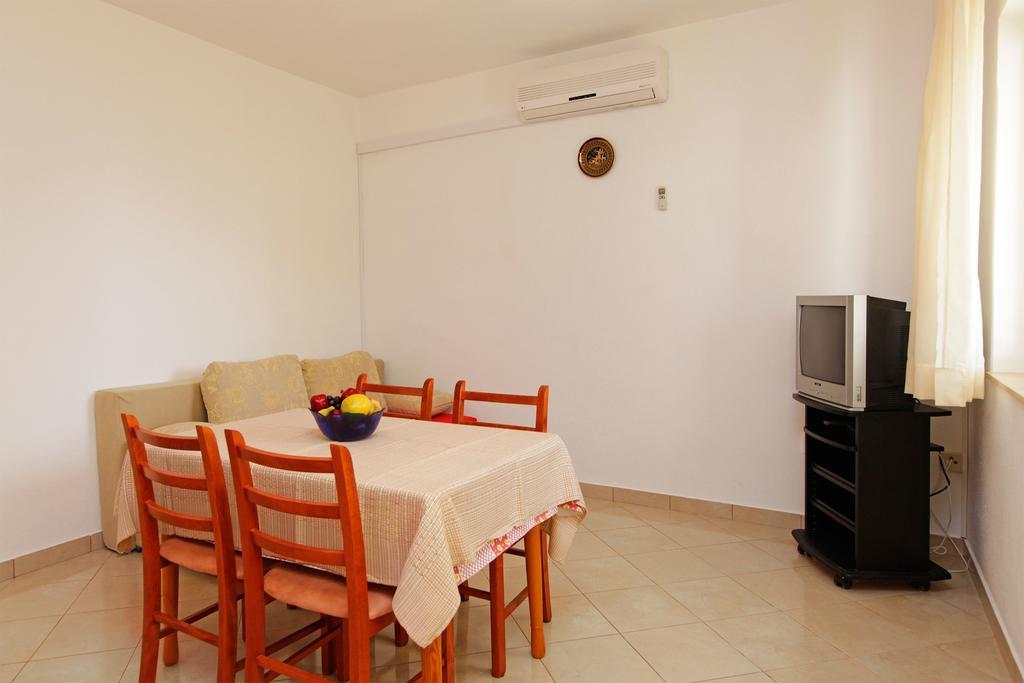 Katica Apartments Bol Exterior foto
